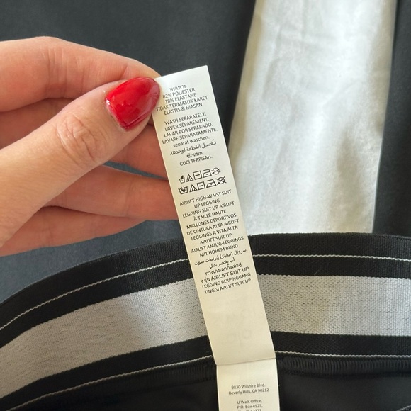 SOLD // NWT Alo Airlift High-Waist Suit Up Legging - Black/White (Size Small) - Picture 9 of 9